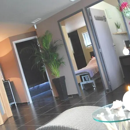 Spacious 8-guests Home,
